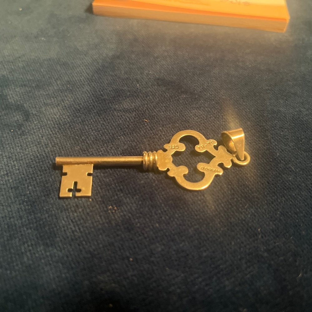 925 Sterling silver key pendant